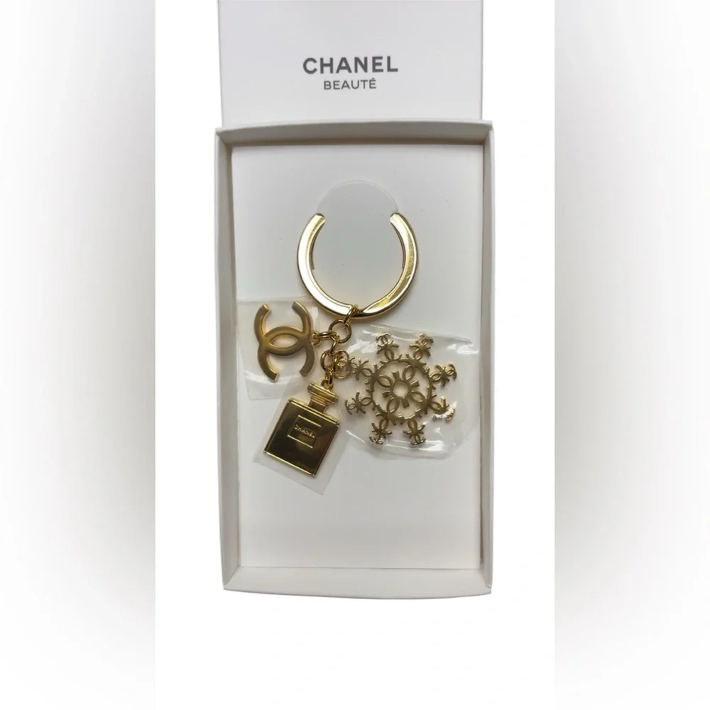 Chanel Iconic Snowflake Gold Keychain with Charms - Picture 2 of 3